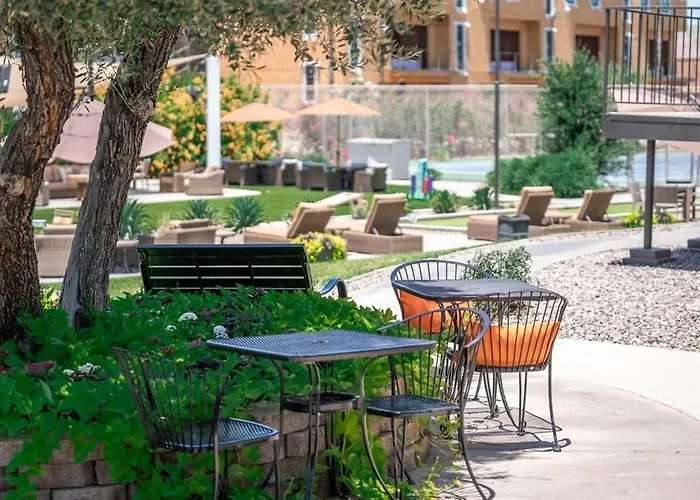 140 Fully Furnished, Wifi Included Scottsdale
